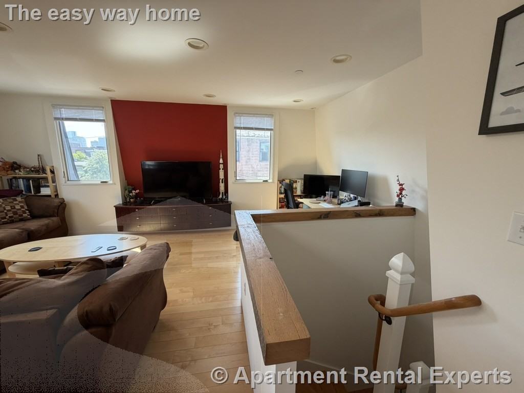 29 Warren St #4 - Photo 7 of 17