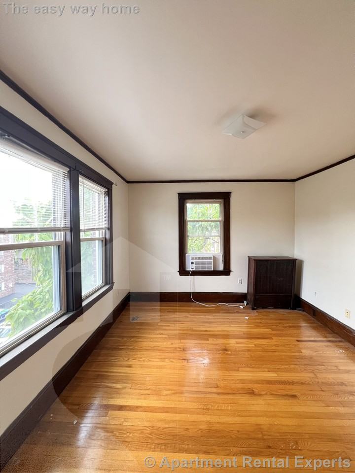 157 Summer St #16F - Photo 4 of 11