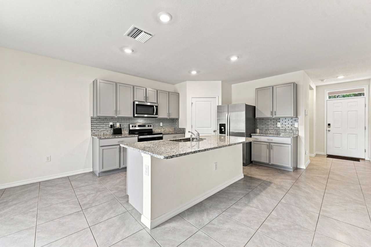 33367 Apricot Tree Ct - Photo 5 of 39