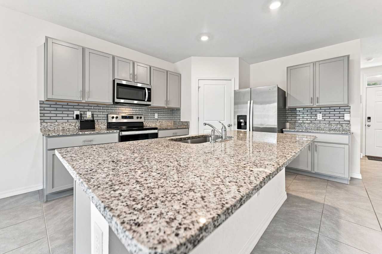 33367 Apricot Tree Ct - Photo 6 of 39