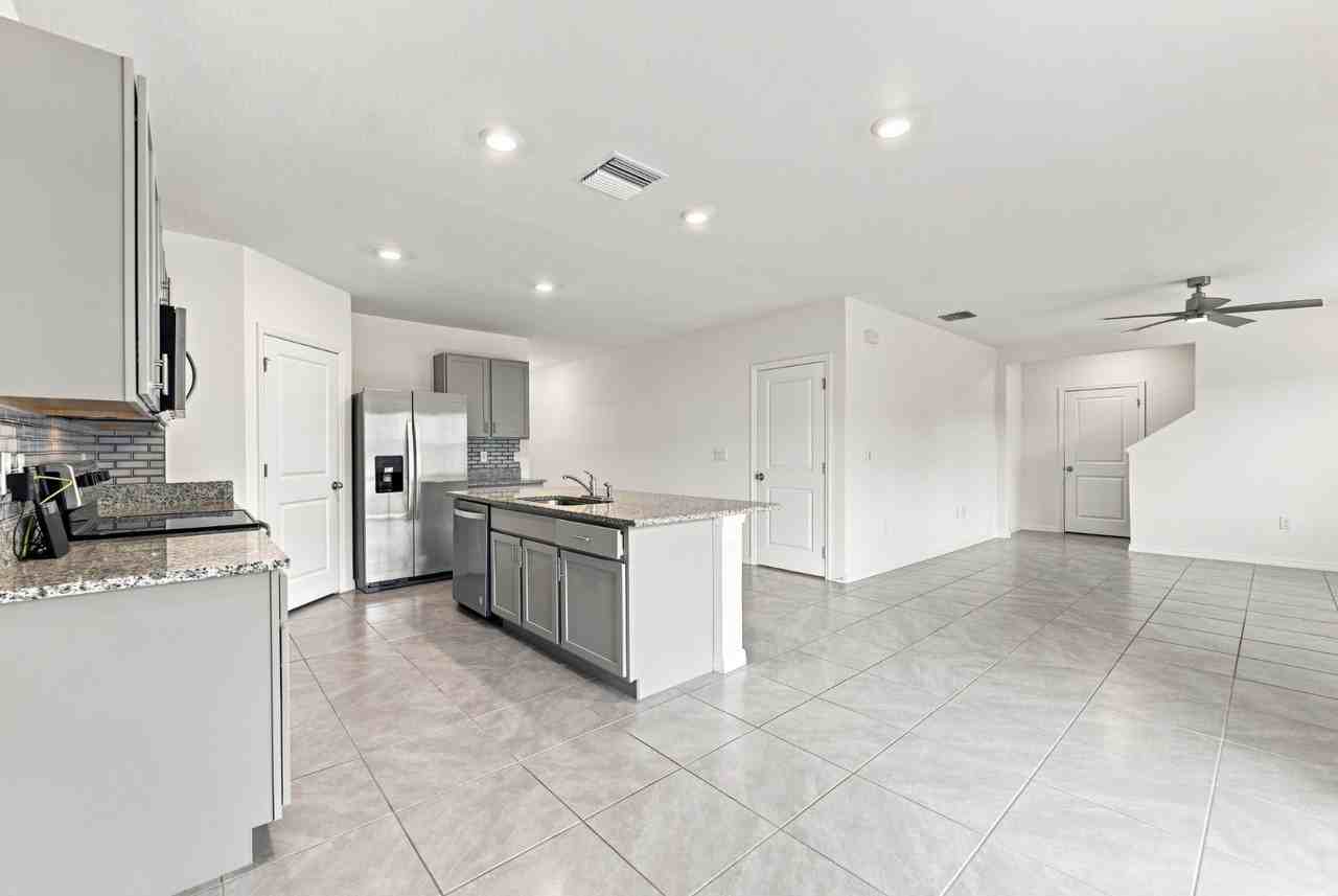33367 Apricot Tree Ct - Photo 7 of 39