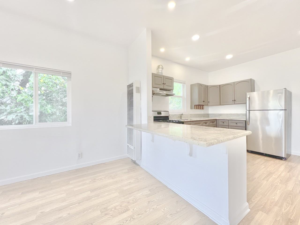 6146 1/2 Mesa Ave #6146-1-2 - Photo 7 of 21