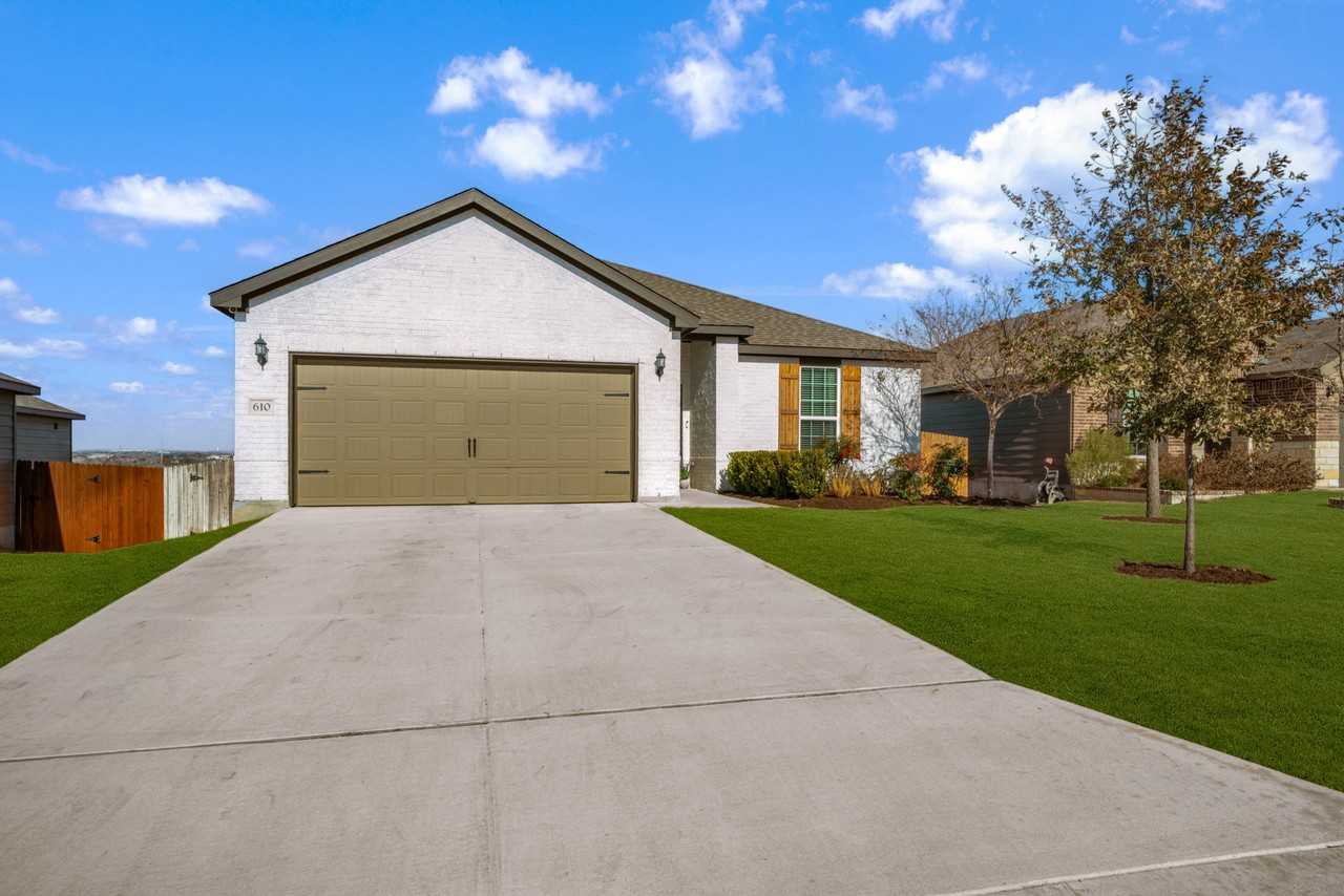 610 Ridgehorn Dr - Photo 2 of 31