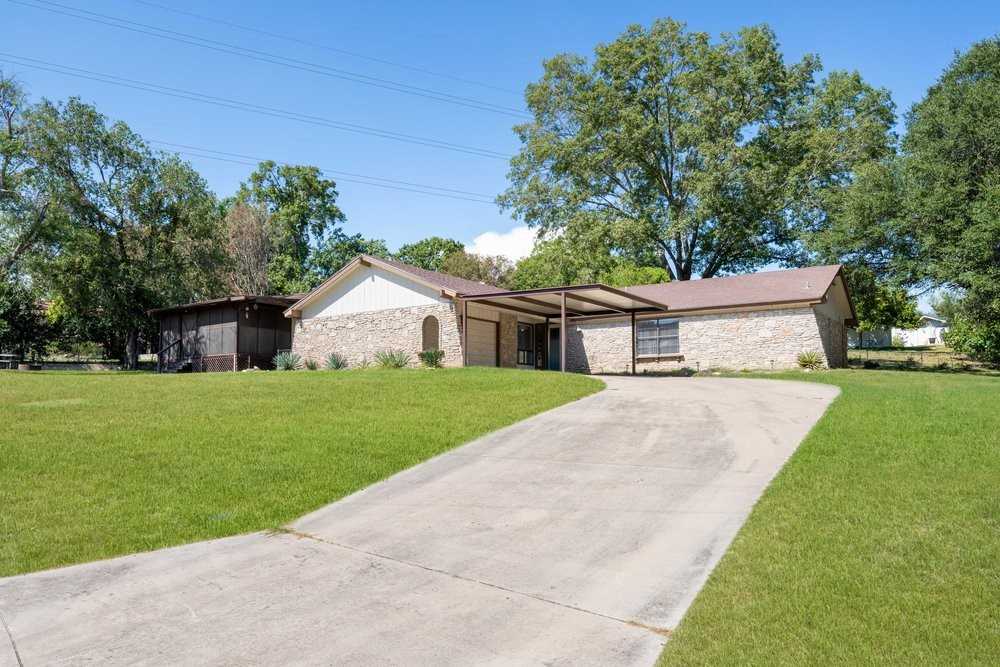 640 Crest Ln - Photo 2 of 43