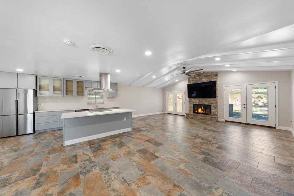 640 Crest Ln - Photo 5 of 43