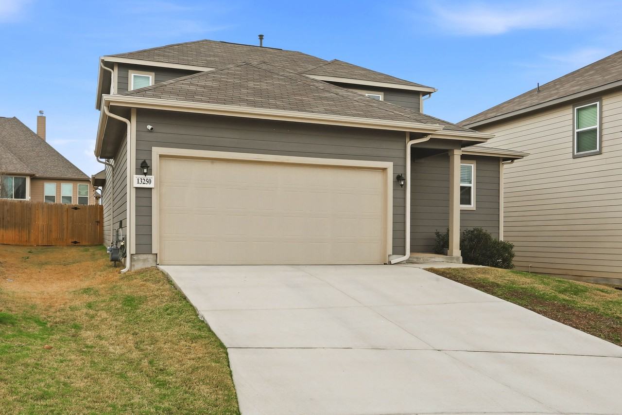 13250 Hagerd Loop - Photo 2 of 32