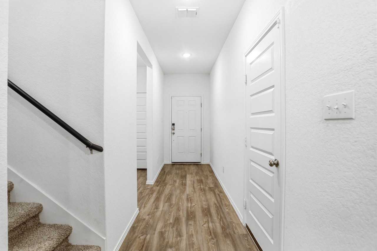13250 Hagerd Loop - Photo 4 of 32