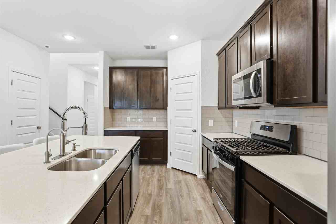 13250 Hagerd Loop - Photo 6 of 32