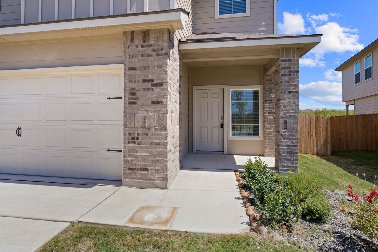 15638 Clove Spice Way - Photo 2 of 33