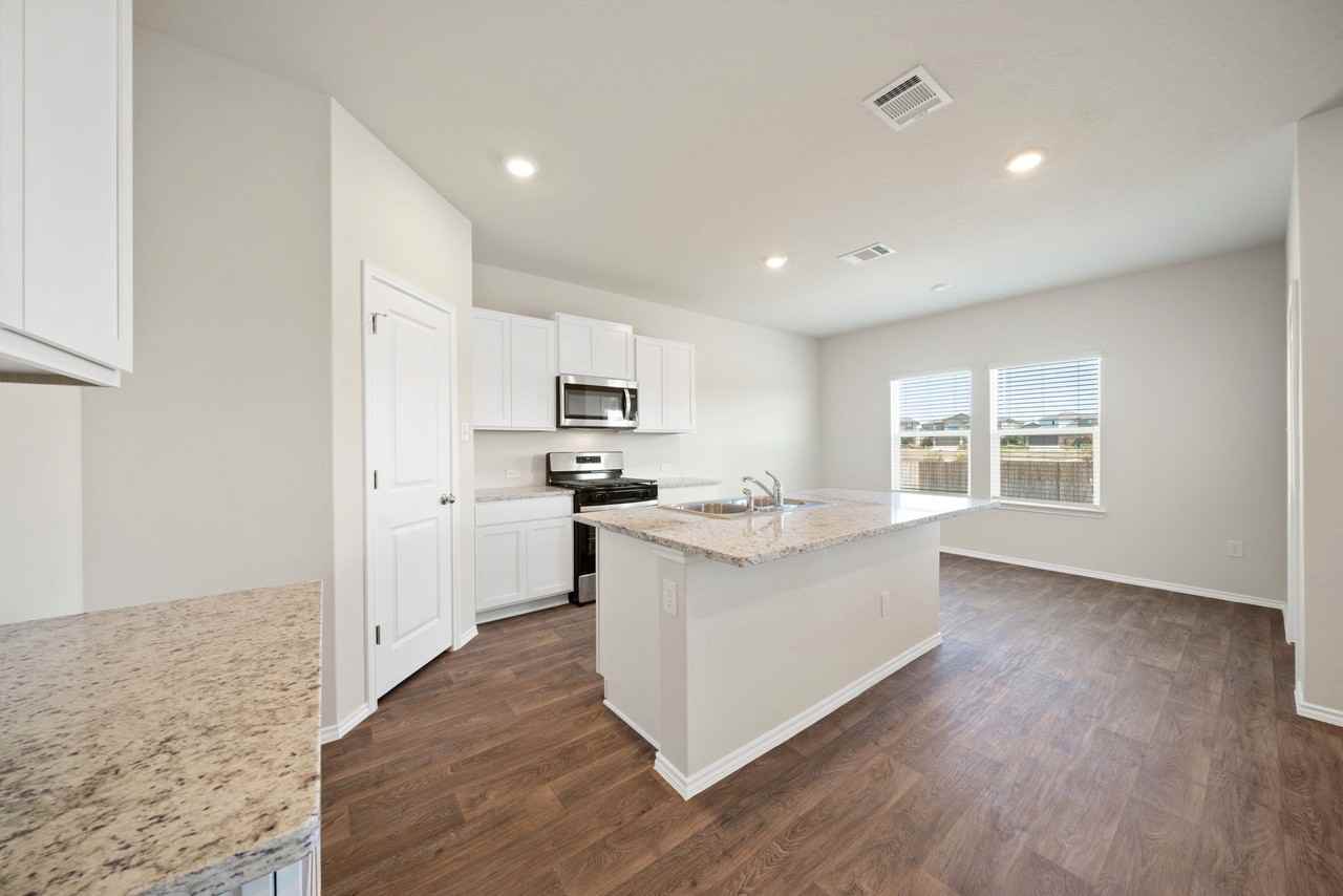15638 Clove Spice Way - Photo 7 of 33
