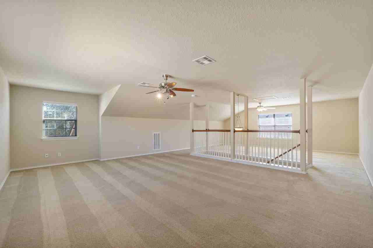 2725 Sterling Way - Photo 7 of 36