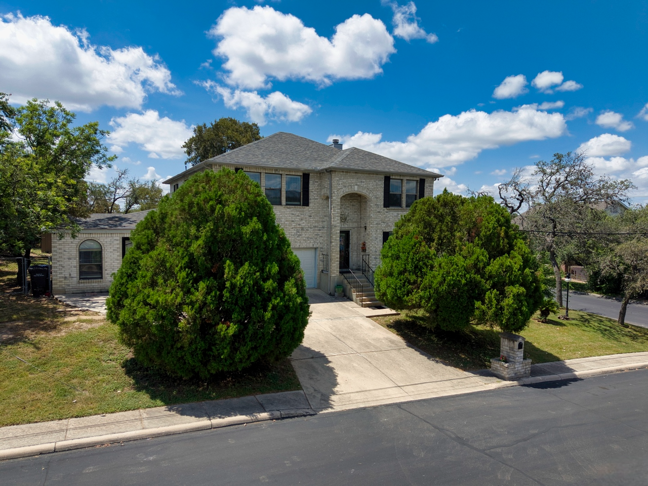 11514 Cavendish Cir - Photo 2 of 35