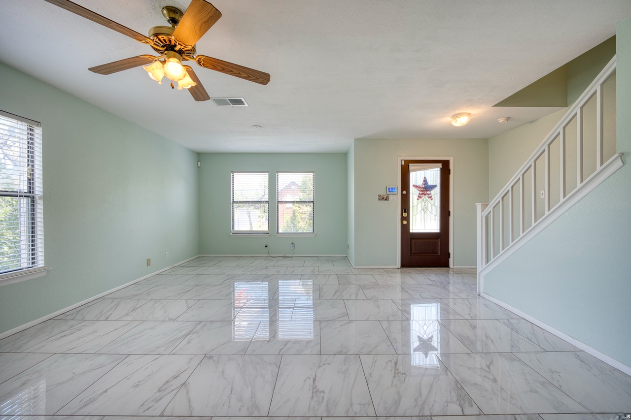 11514 Cavendish Cir - Photo 5 of 35