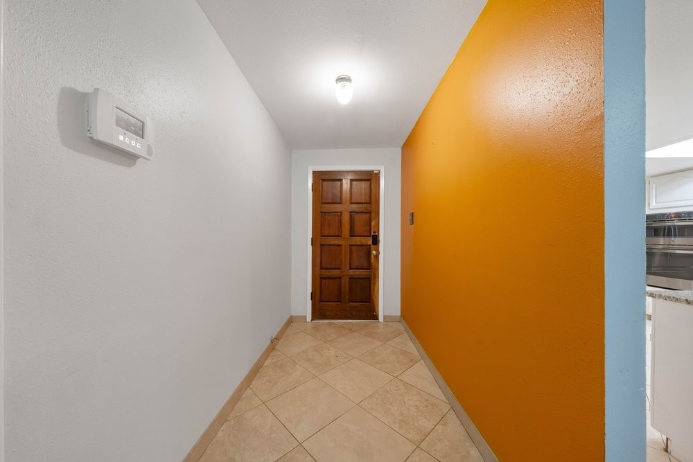 13906 N Hills Village Dr - Photo 4 of 33
