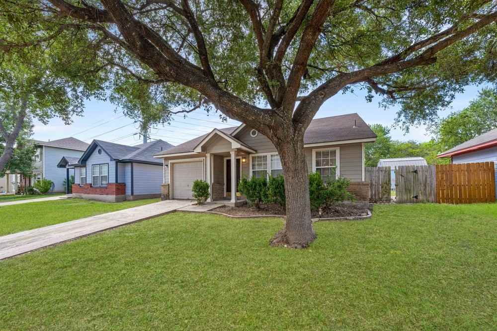 7522 Yellow Sand Dr - Photo 3 of 31