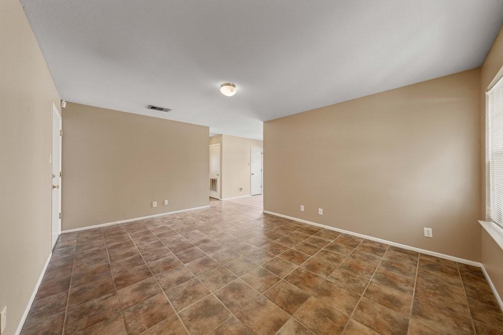 7522 Yellow Sand Dr - Photo 5 of 31
