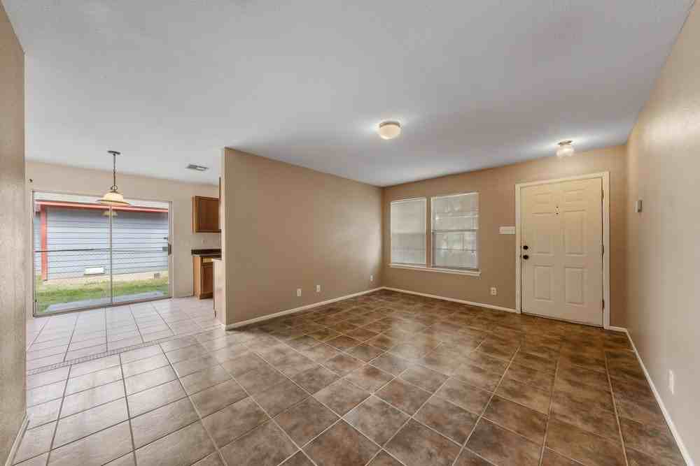7522 Yellow Sand Dr - Photo 6 of 31