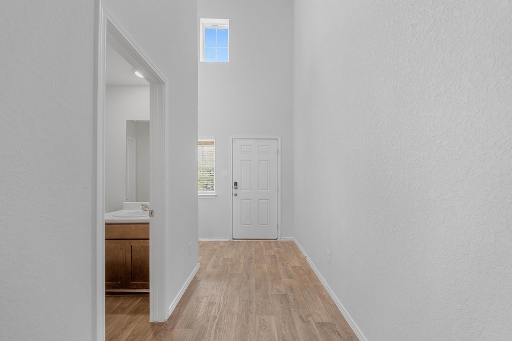 5720 Brook Pr - Photo 5 of 48