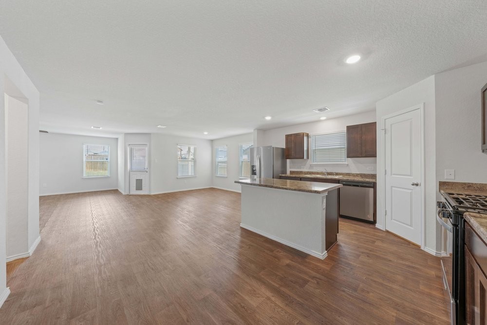 5720 Brook Pr - Photo 6 of 48