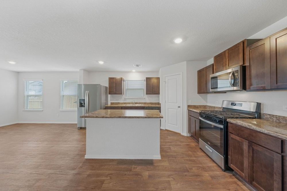 5720 Brook Pr - Photo 7 of 48
