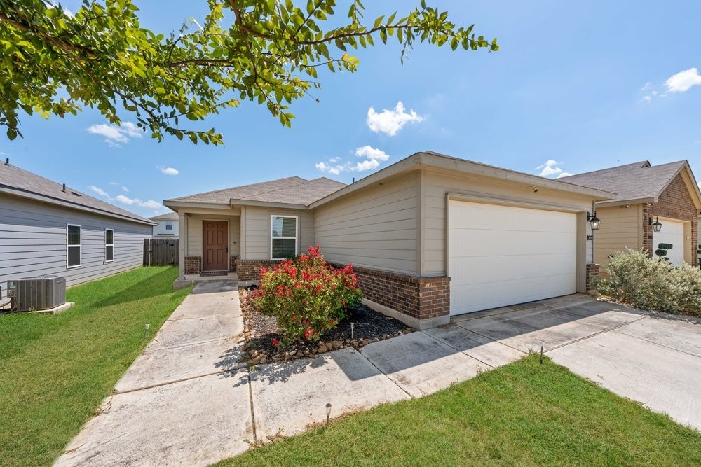 6922 Phoenix Path - Photo 2 of 31