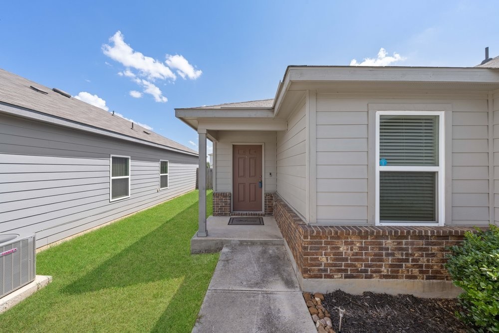 6922 Phoenix Path - Photo 3 of 31