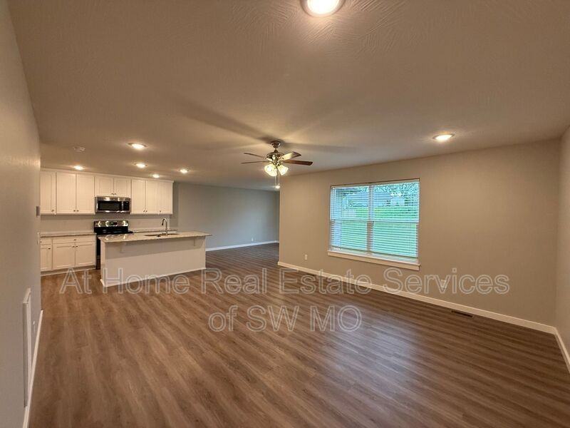 900 S Rimes Ave - Photo 6 of 17