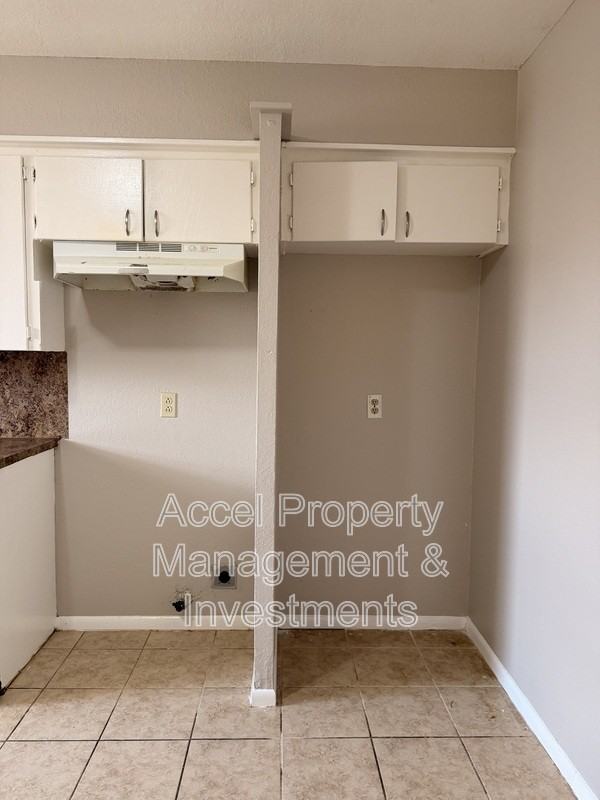 2401 Gumwood Ave #7 - Photo 5 of 14