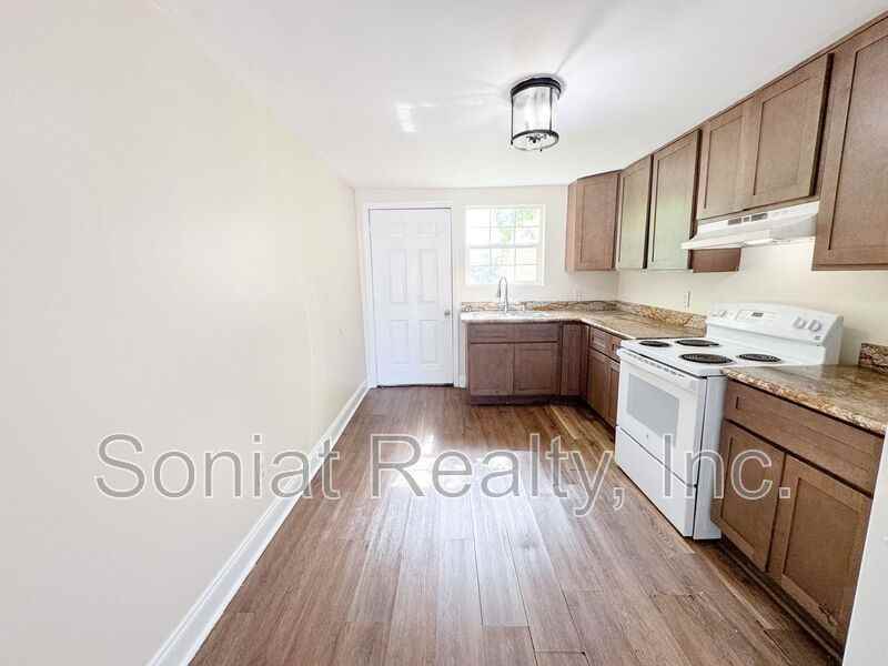 4503 Majestic Oaks Dr - Photo 2 of 7