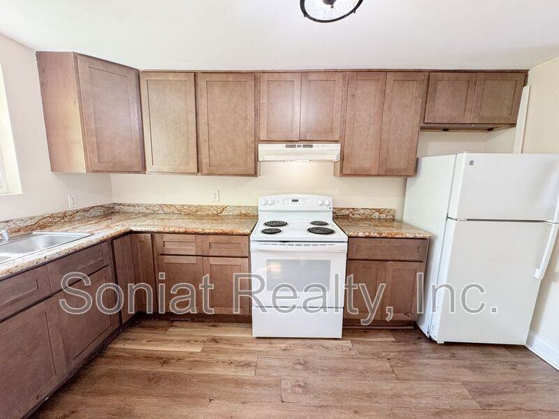 4503 Majestic Oaks Dr - Photo 3 of 7