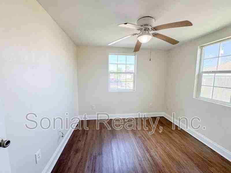 4503 Majestic Oaks Dr - Photo 6 of 7
