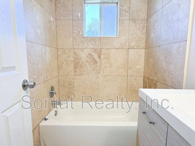 4503 Majestic Oaks Dr - Photo 7 of 7