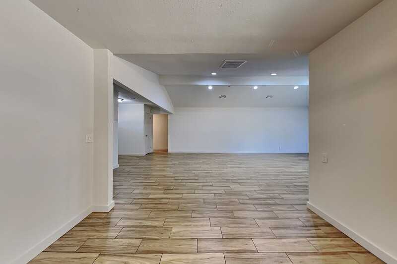 12013 Sylvester Dr - Photo 5 of 26