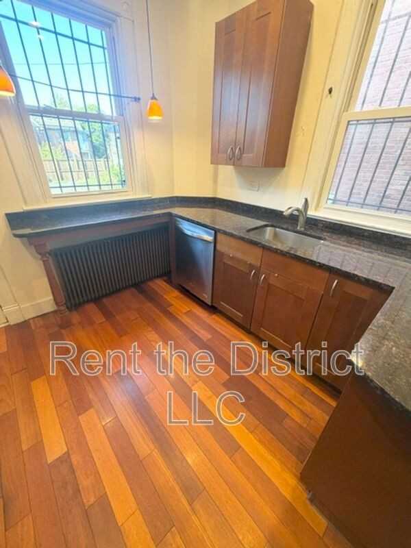 413 T St Nw - Photo 3 of 18