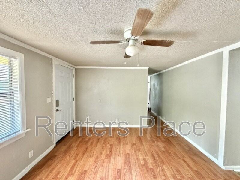 905 N Owalla Ave - Photo 3 of 13