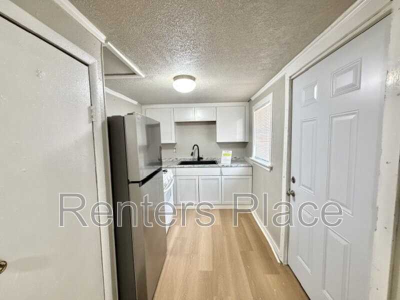 905 N Owalla Ave - Photo 4 of 13