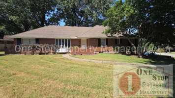 featured image of 3630 S Hedges Ave