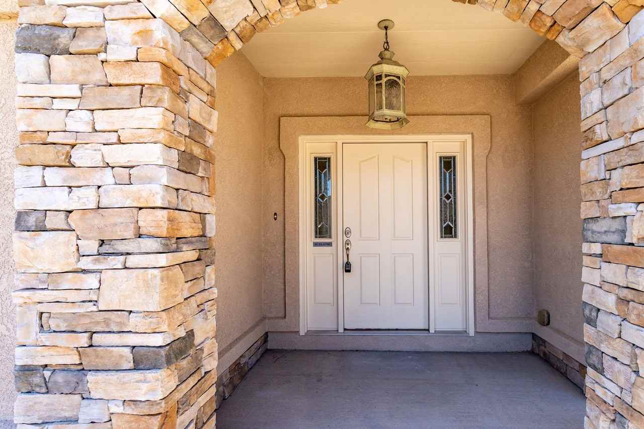 8270 Regiment Ct - Photo 3 of 50