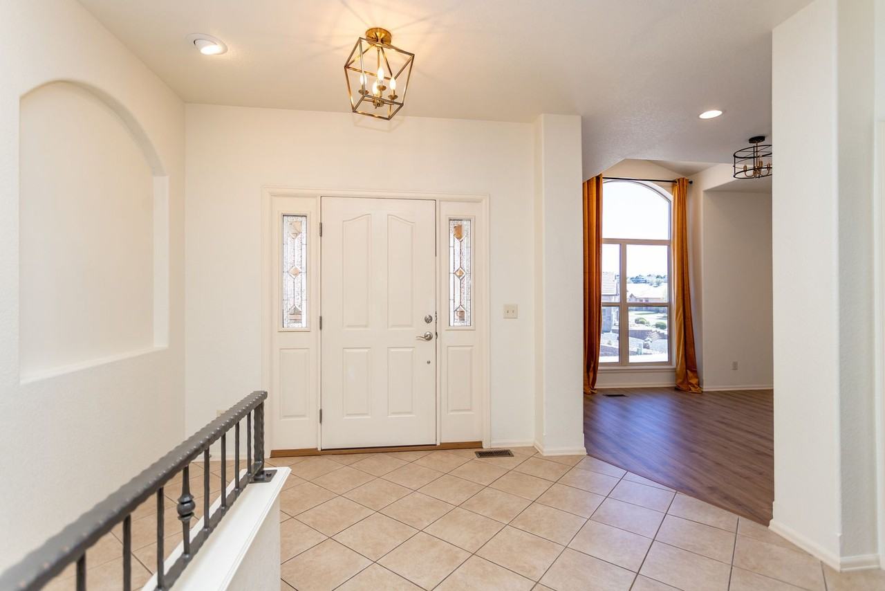8270 Regiment Ct - Photo 4 of 50