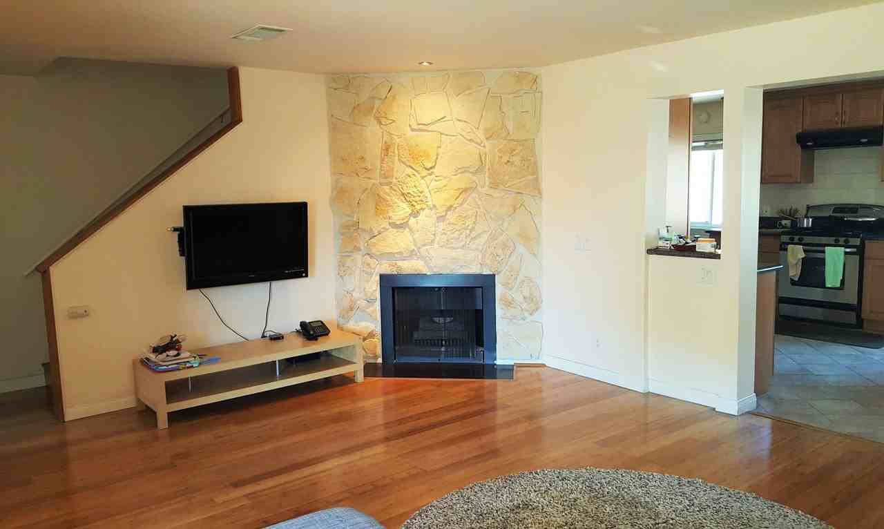 18333 Hatteras St #1 - Photo 2 of 28
