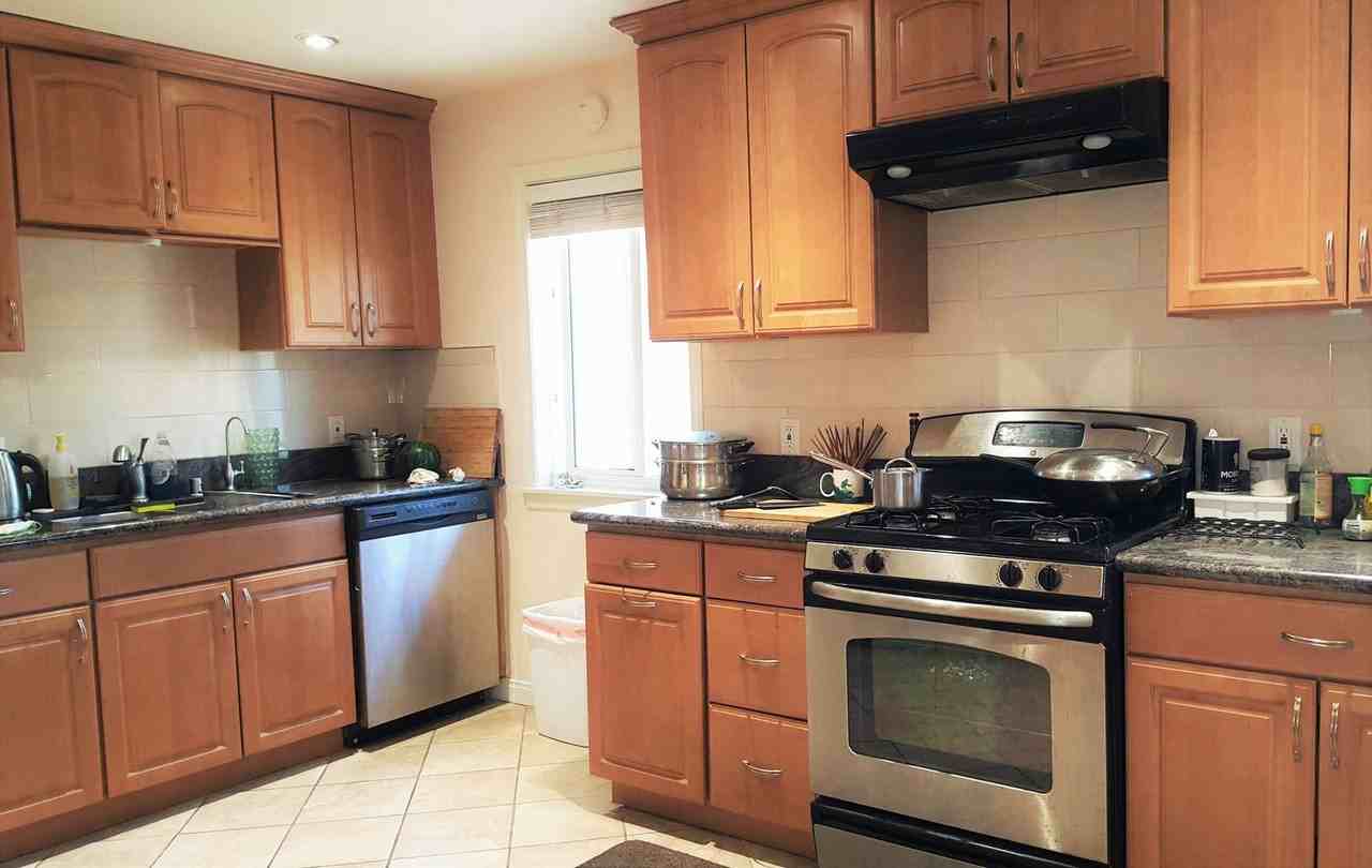 18333 Hatteras St #1 - Photo 5 of 28