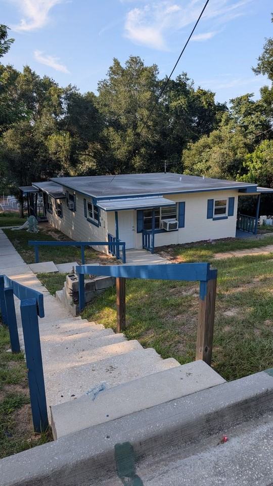 738 E Minneola Ave - Photo 3 of 14