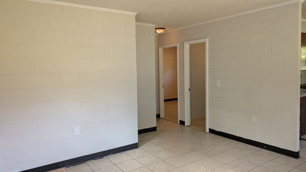 738 E Minneola Ave - Photo 6 of 14