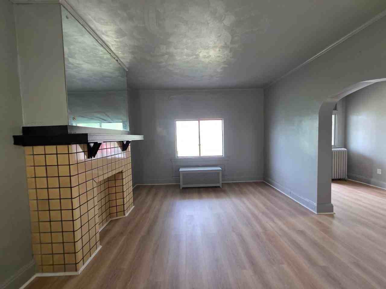 1521 Amanda St - Photo 2 of 21