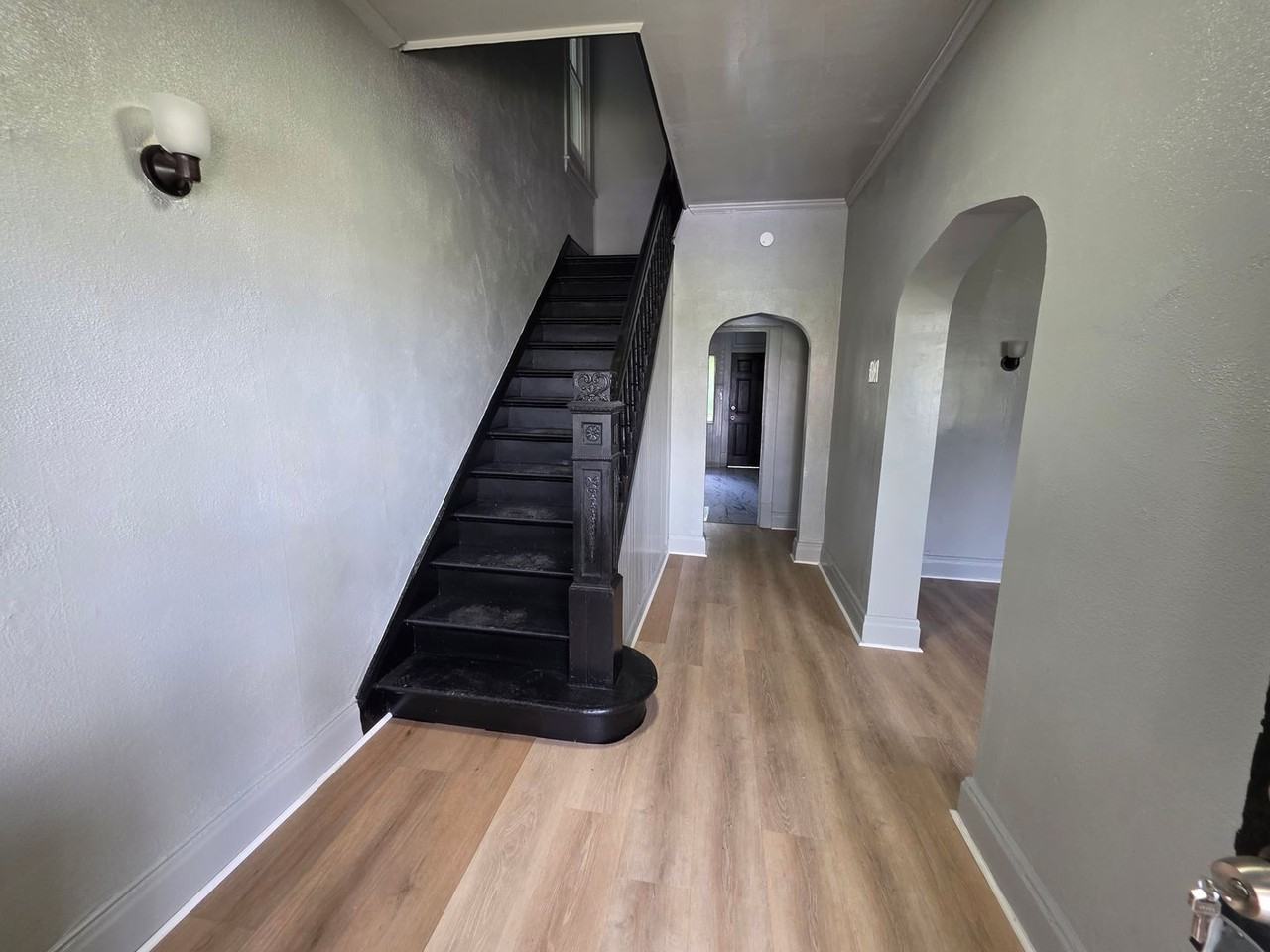 1521 Amanda St - Photo 3 of 21