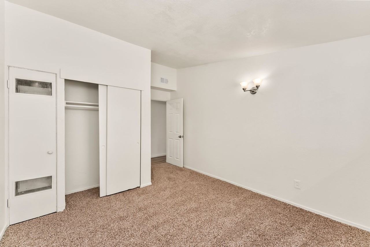 6429 Stoneman Dr - Photo 4 of 27