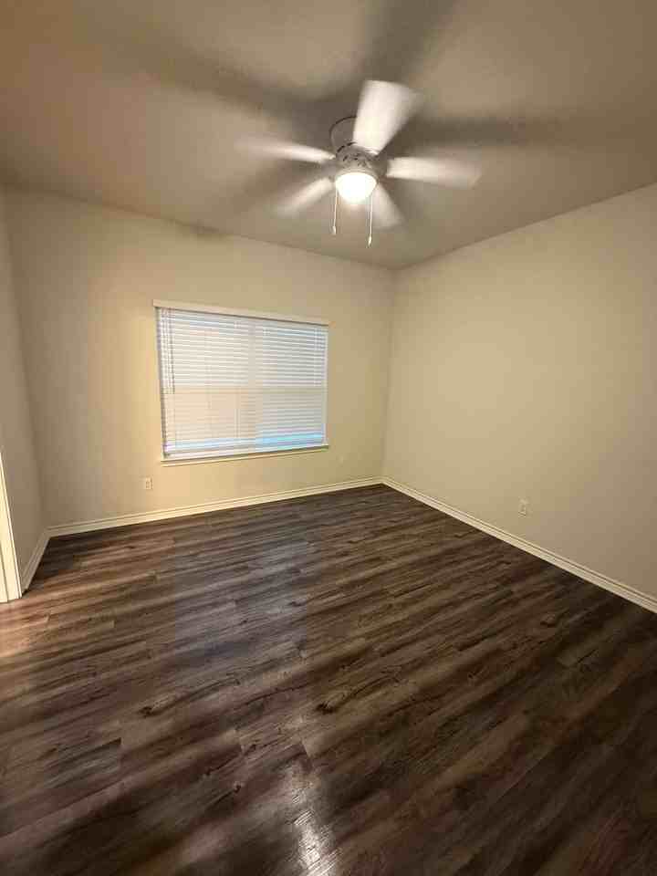 2712 W Bewick St - Photo 6 of 10