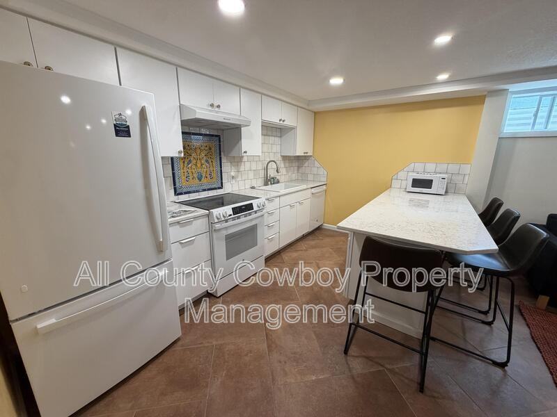 1314 Canby St #B - Photo 2 of 13