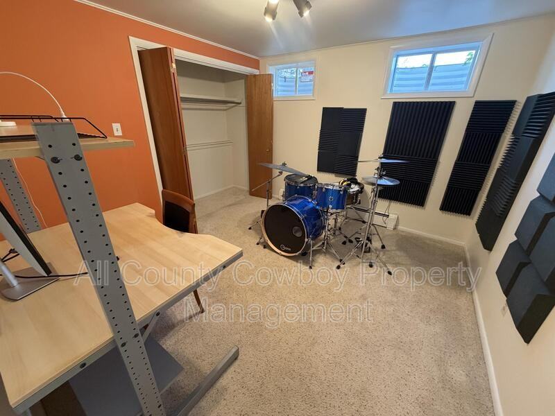 1314 Canby St #B - Photo 7 of 13