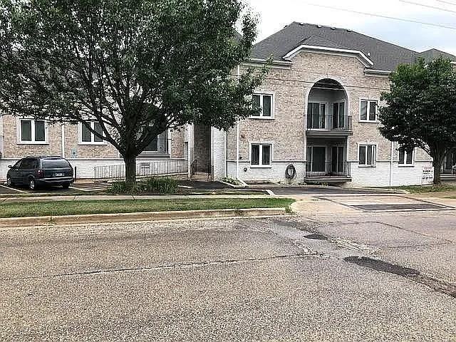 1990 Larkin Ave #11